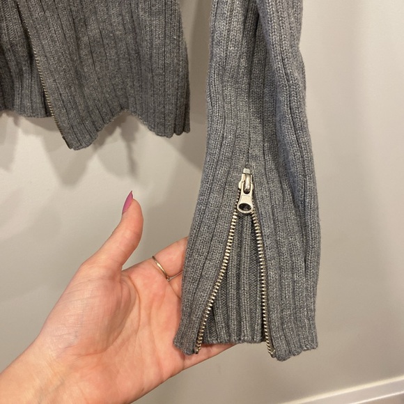 Grey sweater - Picture 4 of 7